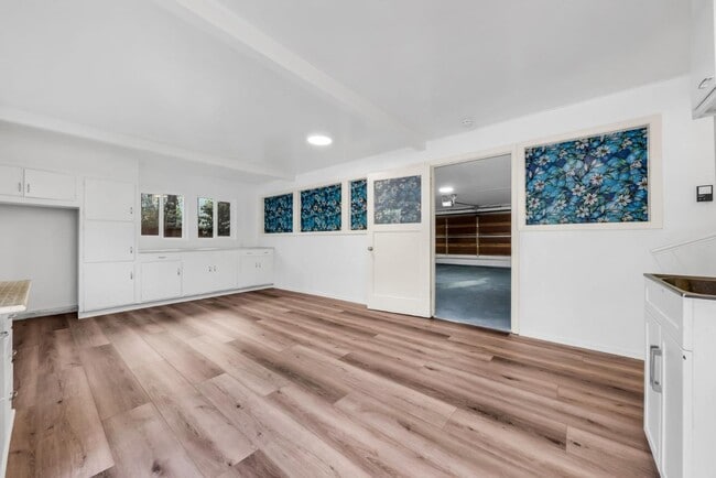 Building Photo - 280 Angelita Ave