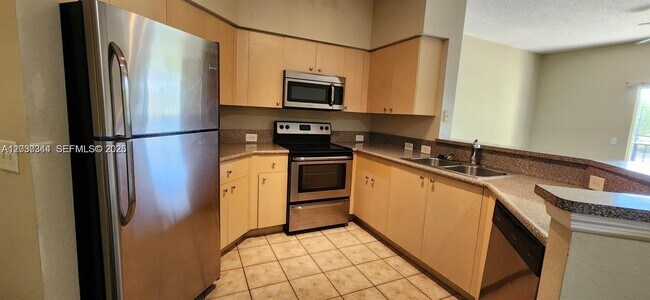 Building Photo - 280 Crestwood Cir