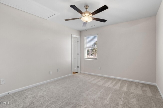 Building Photo - 1025 Peony Ln