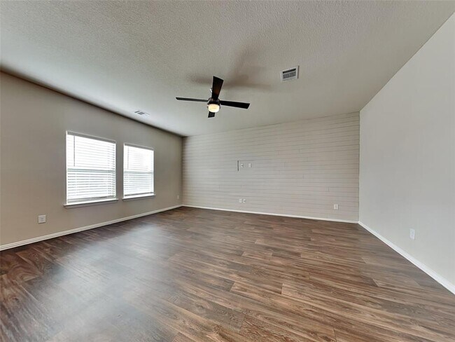 Building Photo - 127 Simon