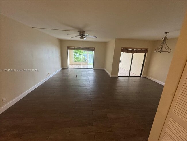 Building Photo - 6521 Racquet Club Dr