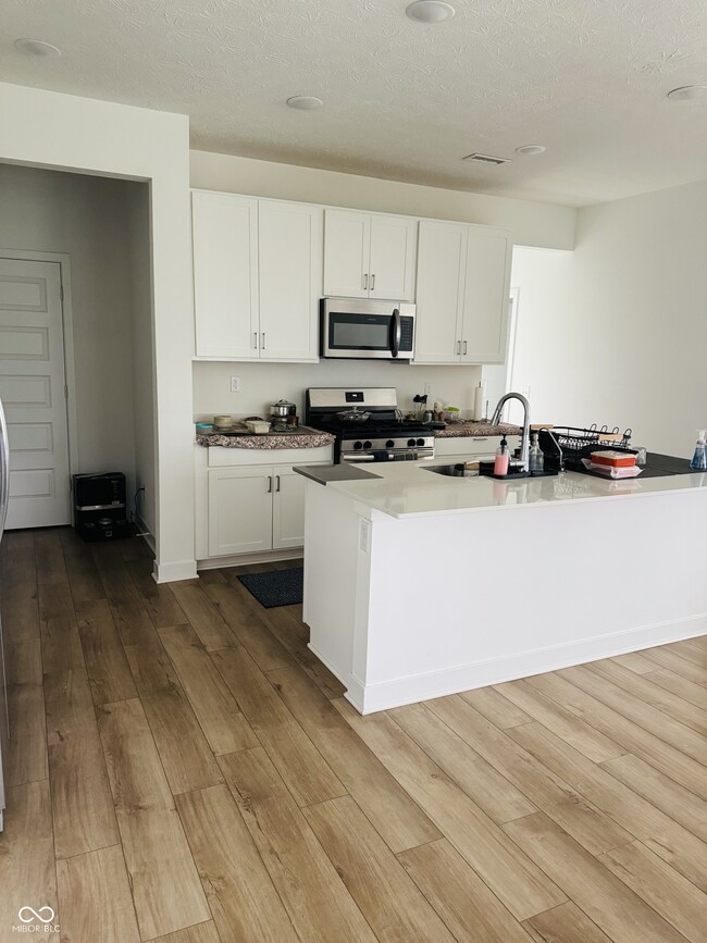 Building Photo - 1264 Patens Dr