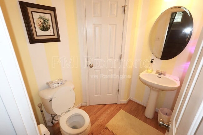 Building Photo - 7238 Ancient Oak Dr