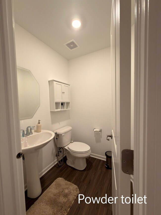 Building Photo - 522 Wolverine Dr