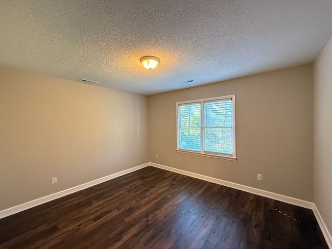 Building Photo - 6714 Amberley Ln