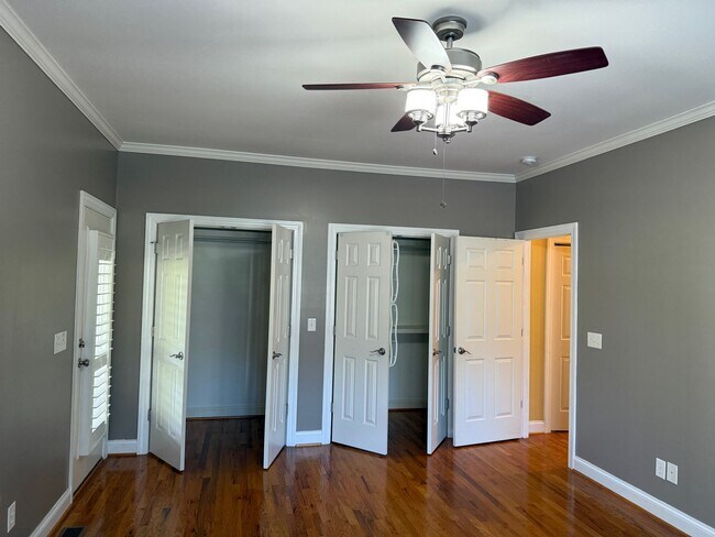 Building Photo - Lexington