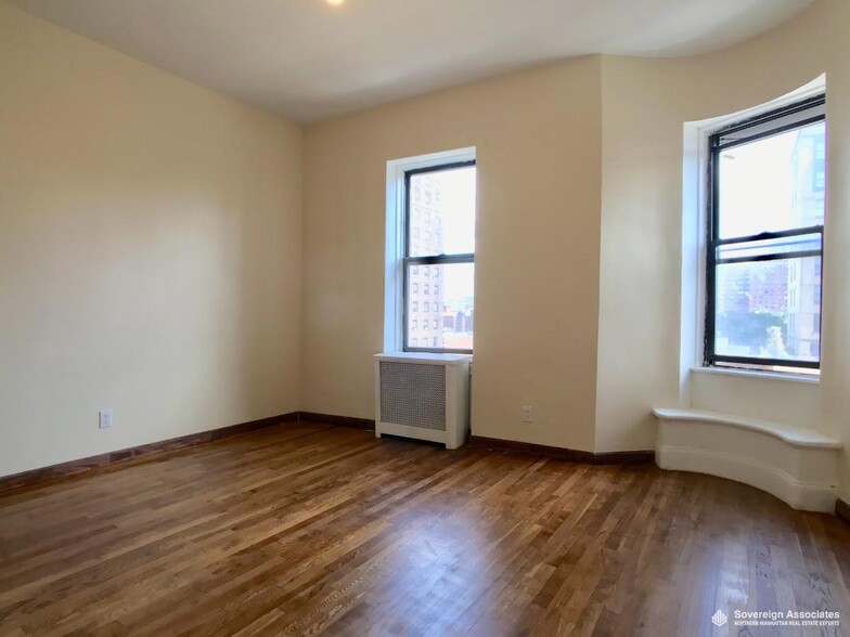 Primary Photo - 240 W 104th St