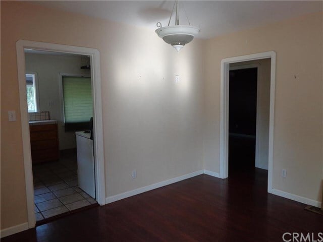 Building Photo - 464 E 6th Ave