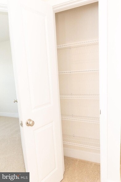 Building Photo - 10630 Meridian Hill Way