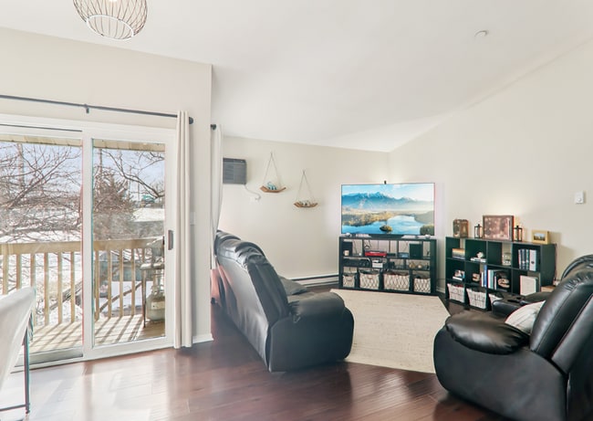 Building Photo - 1374 Cunat Ct