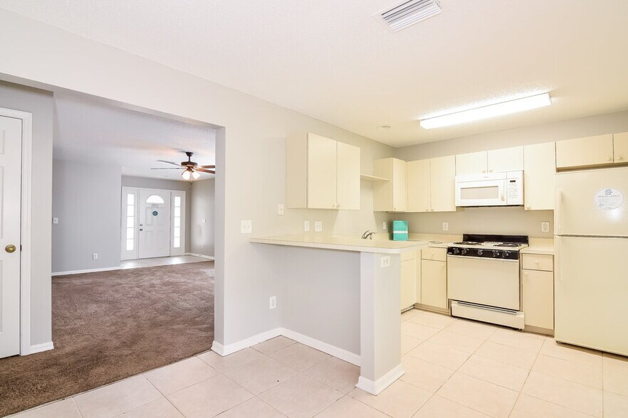 Building Photo - 725 Cape Cod Cir