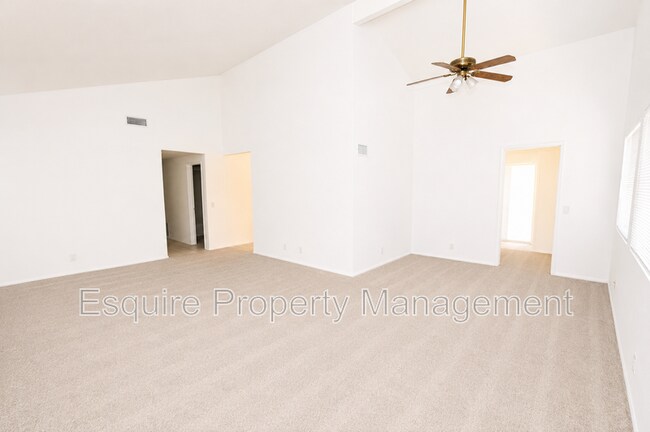 Building Photo - 2065 Pamela St