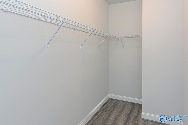 Building Photo - 125 River Springs Ct