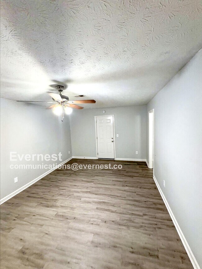 Building Photo - 305 Renee Dawn Ct
