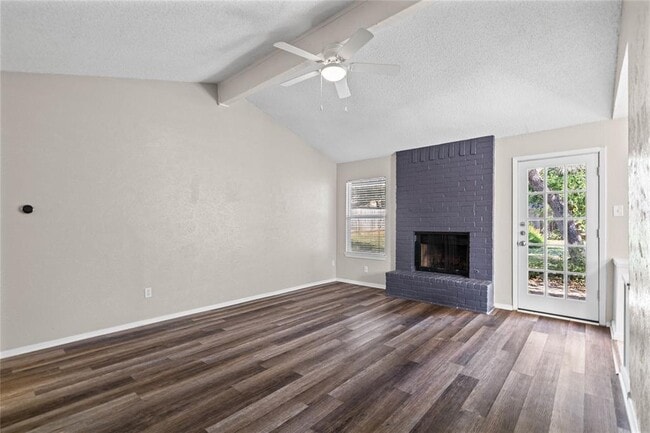 Building Photo - 621 Russet Valley Dr
