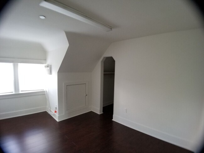 Building Photo - ARDMORE