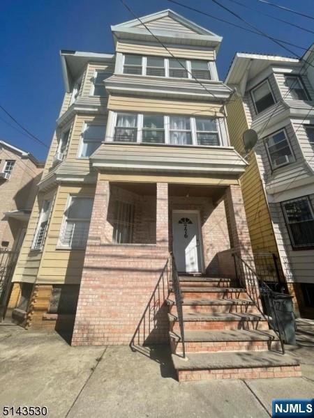 Primary Photo - 776 S 18th St