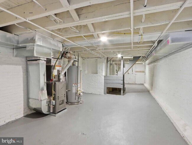 Building Photo - 1724 N Payson St