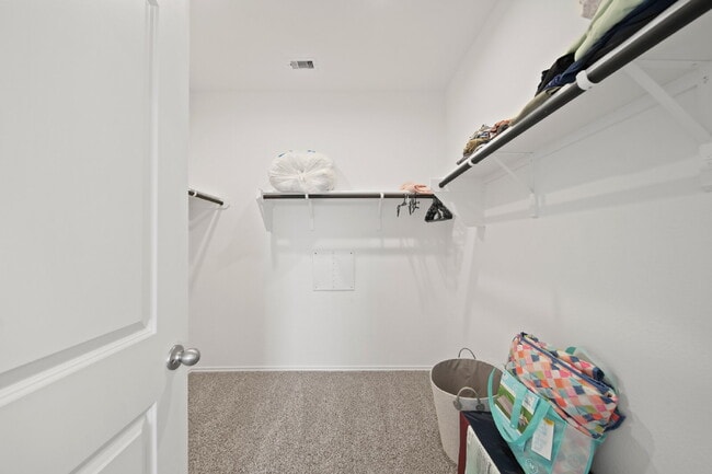 Building Photo - "Charming 4-Bed Sanctuary with Granite Elegance in Magnolia!"