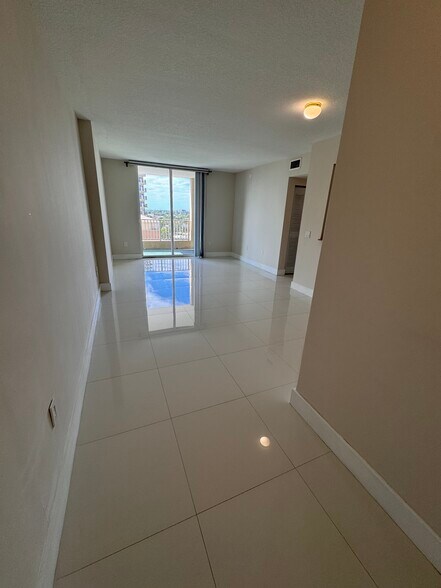 Building Photo - 117 NW 42nd Ave