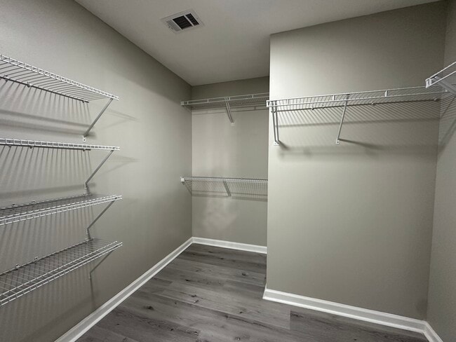 Building Photo - 306 Cattlemans Cir