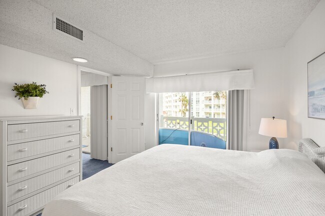 Building Photo - 909 Santa Rosa Blvd