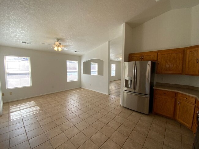 Building Photo - 3 Bedroom Single Story Home Available Near...