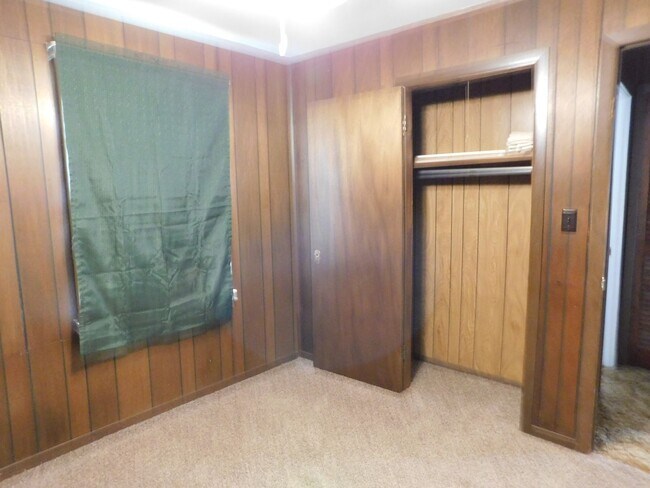 Building Photo - Cute 2 bedroom 1 bath duplex in El Dorado,...