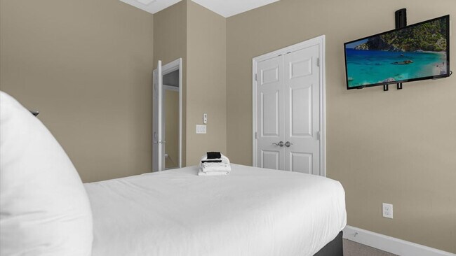 Building Photo - 14545 Damai Ln