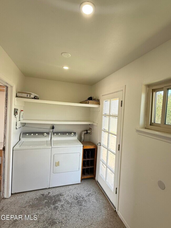 Building Photo - 7201 Armistad Ave