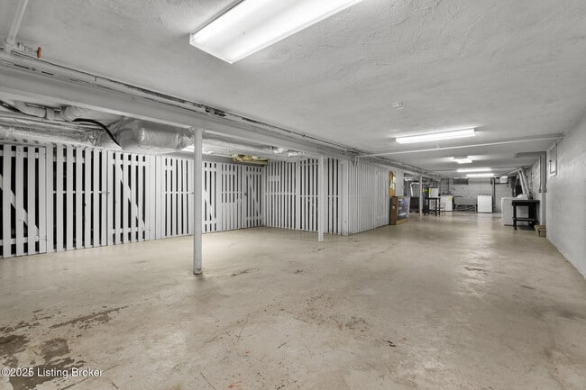 Building Photo - 2705 Riedling Dr