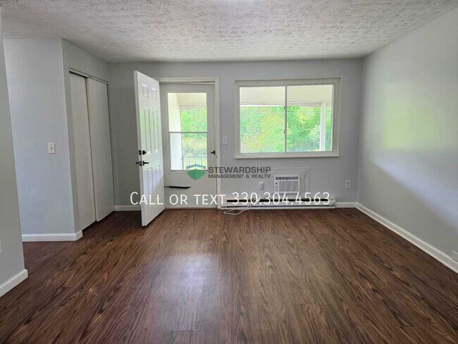 Building Photo - 1111 N Elm St