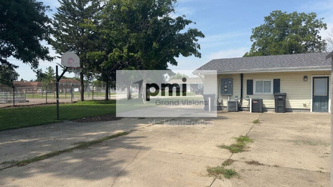 Building Photo - 2151 11th St