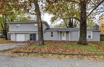 Building Photo - Spacious 4 Bed, 2 Bath Home in Quiet Birmingham Location Near Kansas City