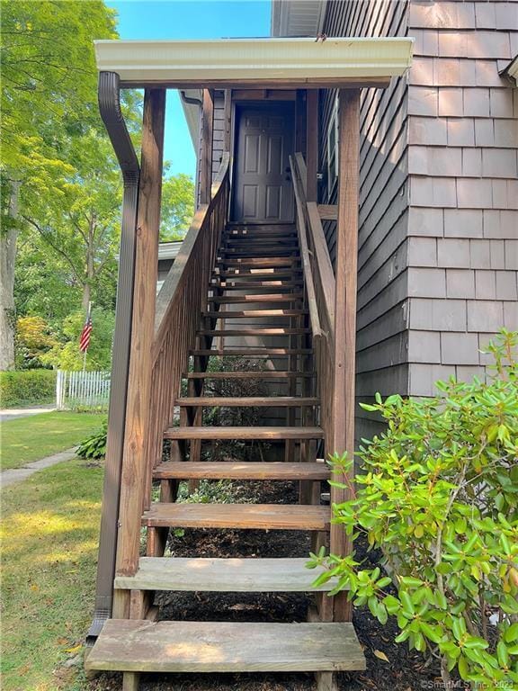 Building Photo - 28 N Elm St