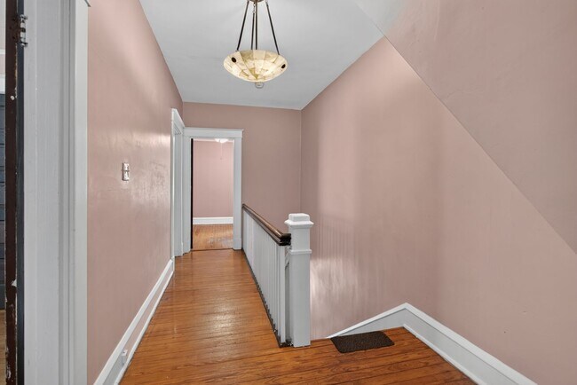 Building Photo - 325 50th St