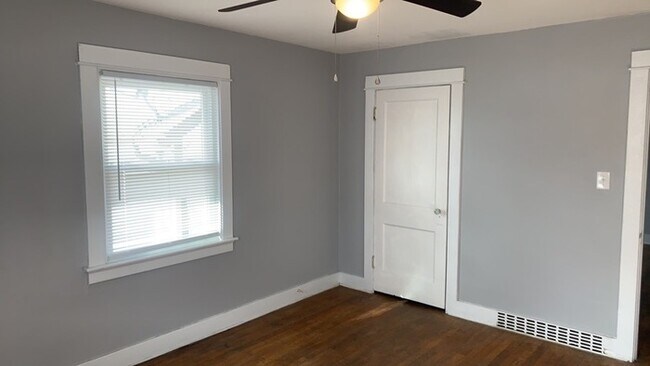 Building Photo - 128.5 Pointview