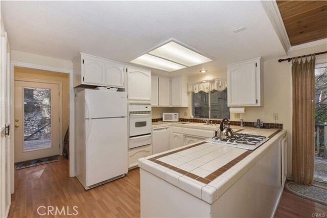 Building Photo - 27875 Rainbow Dr