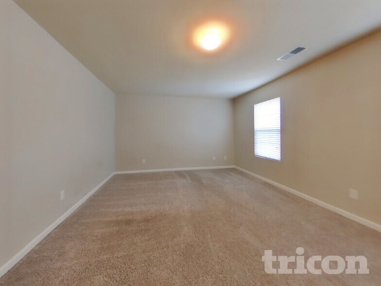 Building Photo - 38 Possum Creek Ln