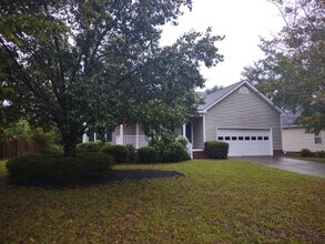 Building Photo - Fantastic Three Bedroom Home in Lexington!