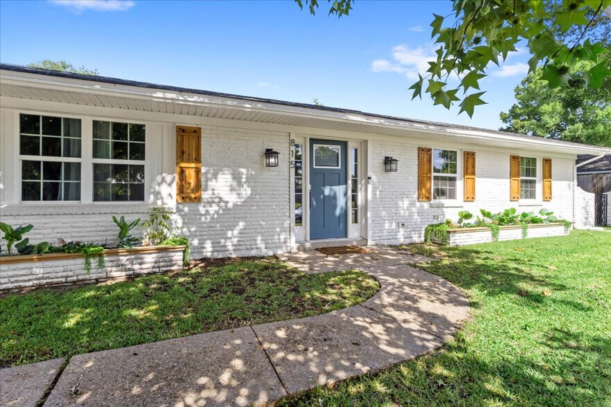 Building Photo - 2361 Park Pl Dr