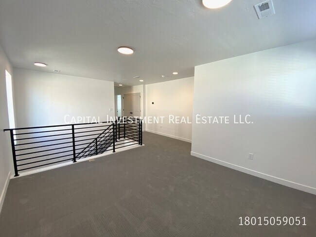 Building Photo - 11541 Engelmann Dr