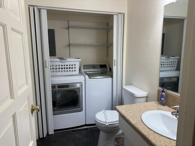 Building Photo - Centrally located townhouse in Incline Vil...
