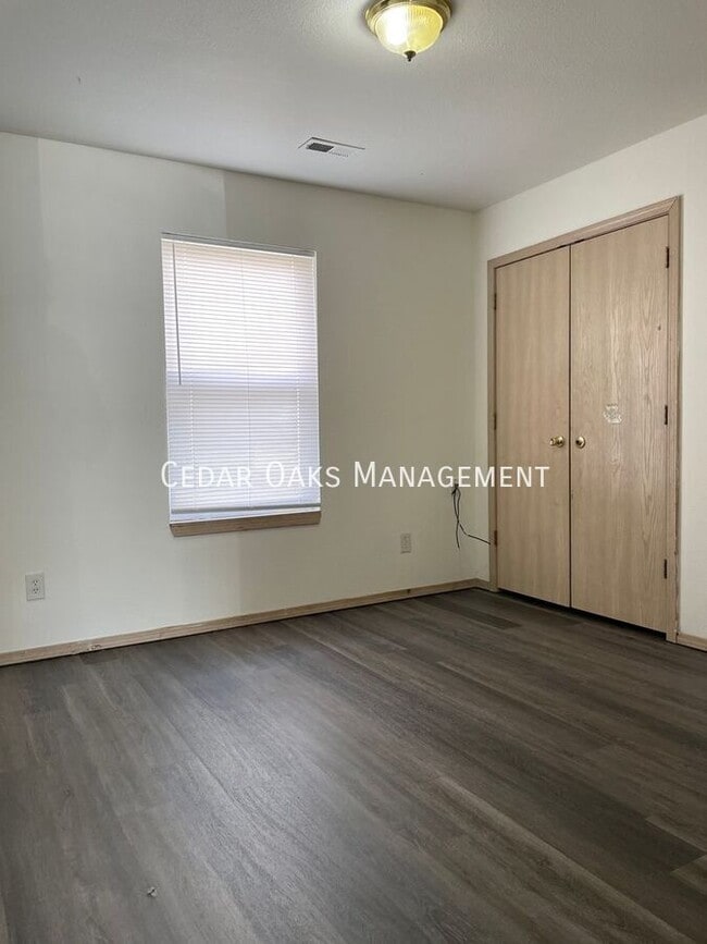 Building Photo - 209 Josie Pl