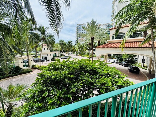 Building Photo - 20000 E Country Club Dr