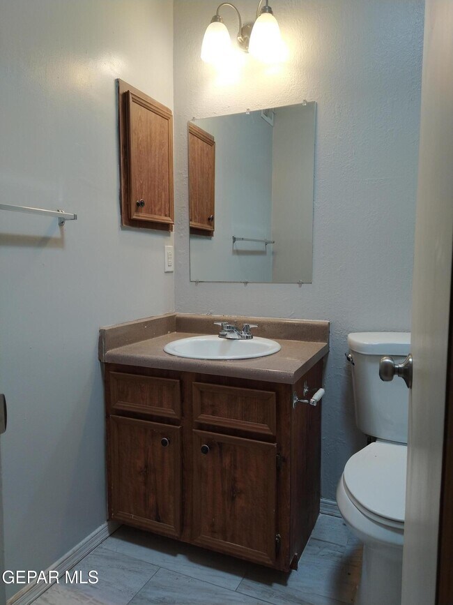 Building Photo - 10628 Cuatro Vistas Dr