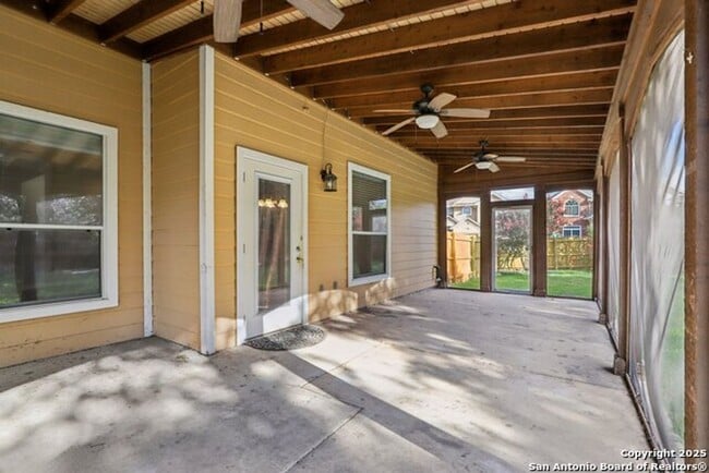 Building Photo - Stunning 4 Bedroom 2.5 Bath home in The Ridge at Lookout Canyon ~ Move in Ready!