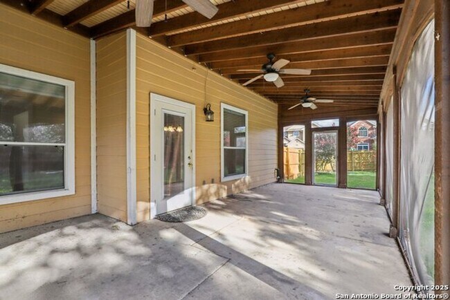 Building Photo - Welcome to your dream home-a stunning 4-be...