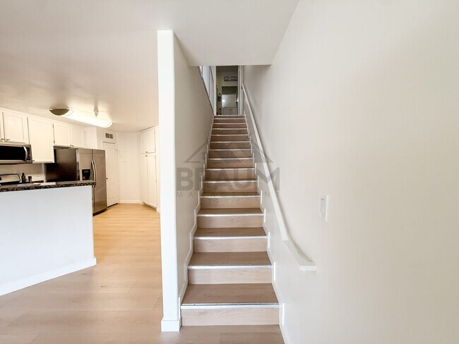 Building Photo - 7323 Winnetka Ave