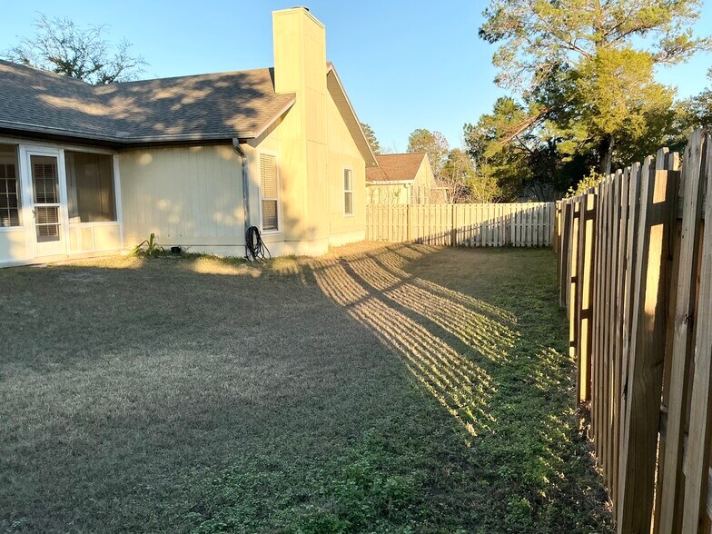 Building Photo - 8707 NW 10th Pl